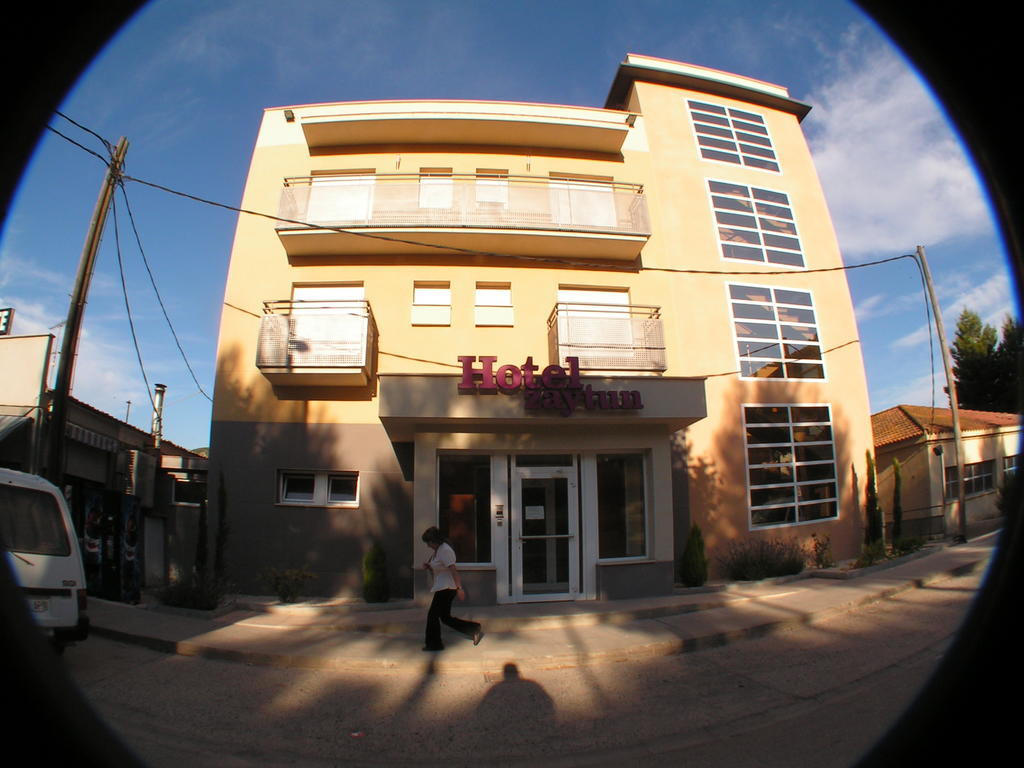 Hotel Zaytun Mequinenza Buitenkant foto