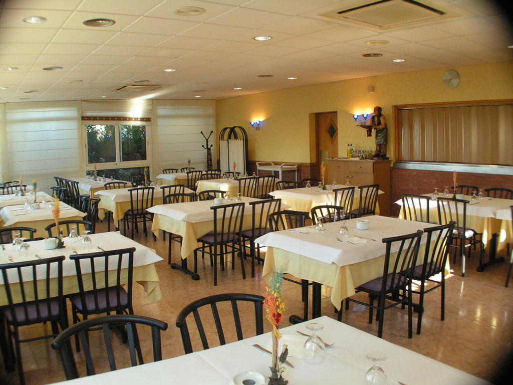 Hotel Zaytun Mequinenza Buitenkant foto